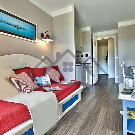 Localise Au Guilvinec: Seaside Retreat with Pool and Garden Apartment Exterior photo